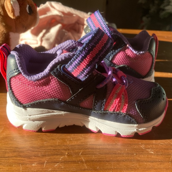 Stride Rite - Picture 1 of 5